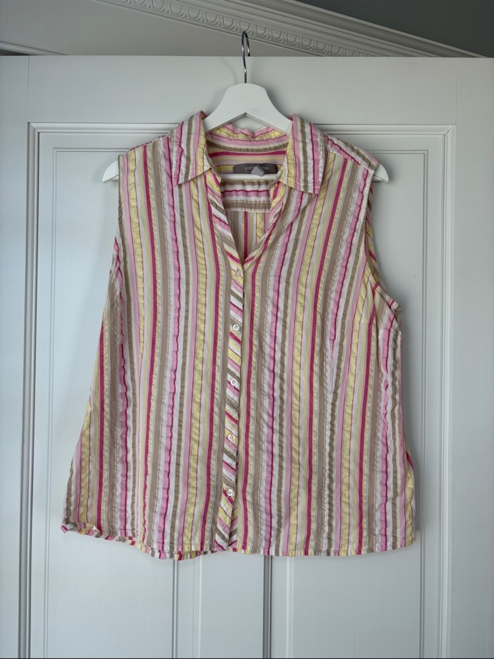 VINTAGE croft & barrow Pink Cream Yellow Striped Sleeveless Button-Down Top